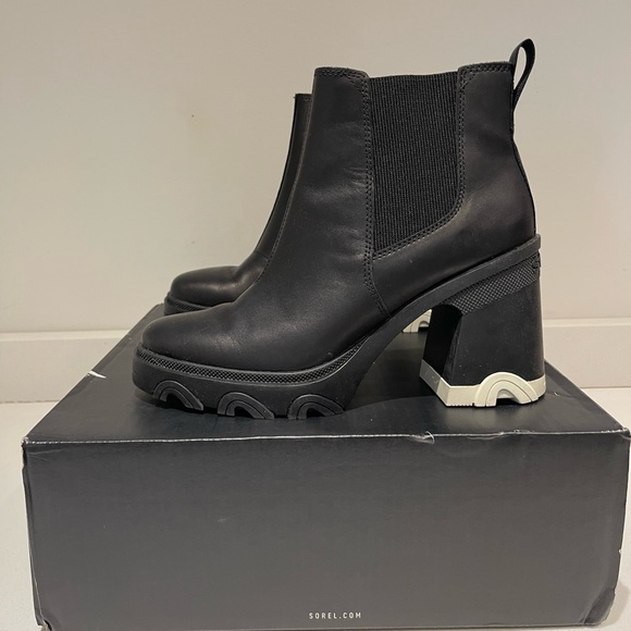 $220 Sorel Brex Heel Chelsea Bootie Boot white heel black winter rain boot 9.5 - Picture 3 of 14